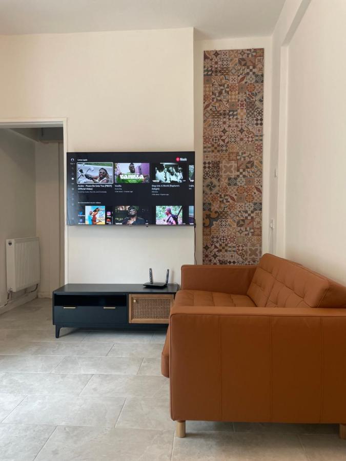 4 Bedroom House With Garden, Parking & 3 Mins Walking Distance From Train Station London Bagian luar foto